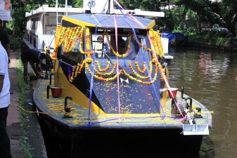 WATER TAXI